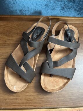 Sofft brown sandals W8